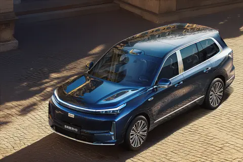 5 米银河 M9 内饰封神，180mm 通道秒变移动头等舱，中大型 SUV 天花板